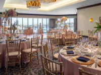 Miami Marriott Biscayne Bay Hotels near Frost Science