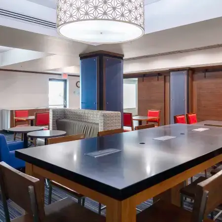 Holiday Inn Express & Suites ROANOKE RAPIDS SE by IHG
