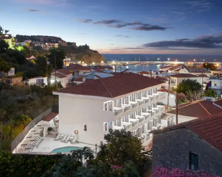 アテラス イカリア島のホテル