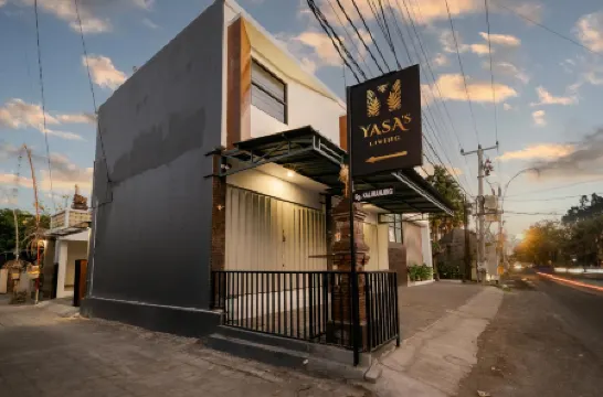 RedDoorz Plus @ Yasa’s Living Denpasa Отели рядом с достопримечательностью «Санур»