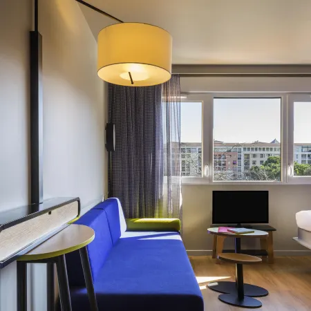 Aparthotel Adagio Access Montpellier Centre Отели рядом с достопримечательностью «Ле Корум»