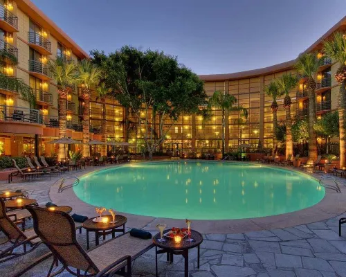 Embassy Suites by Hilton Phoenix Biltmore Leisure & Recreation Photos