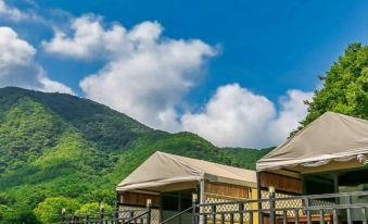 Pohang Bogyeongsa Hot Spring Park & Glamping