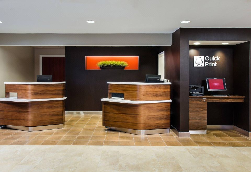 메리어트 코트야드의 비스트로 다이닝 공간