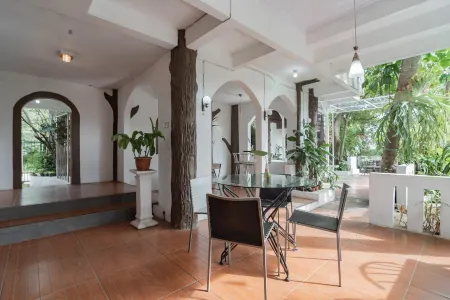 Lembur Kiwari Setra Duta Mitra RedDoorz