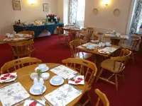 Ammonite Lodge - breakfast