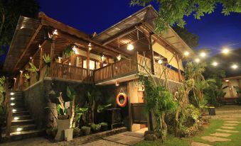 Taulan Villa by Social Hideout