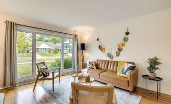 Glen Ellyn Home Walk to Downtown Dining and Shops!