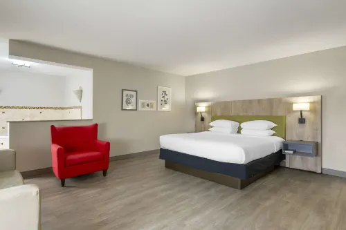 Country Inn & Suites by Radisson, Tampa Airport North, FL - Airport Shuttle