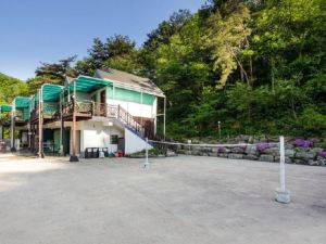 Hongcheon Bandi's Herb Pension