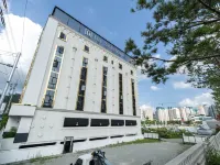 Yangsan Pyeongsan Den Bastar Hotel Hotels near Naewonsa