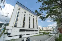 Yangsan Pyeongsan Den Bastar Hotel