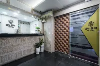 24 Block Hotel
