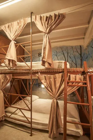 Happiness Community Wake & Bake Hostel