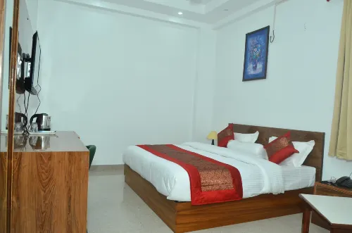 Diwan Residency Hotels in Kashipur