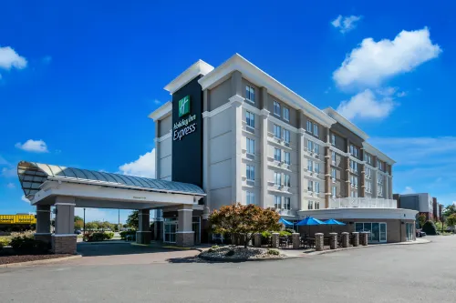 Holiday Inn Express HAMPTON - COLISEUM CENTRAL by IHG