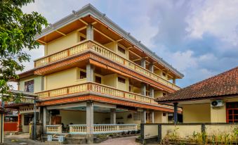 Super OYO 1654 Maha Bharata Kuta Inn