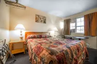 Rodeway Inn - parking