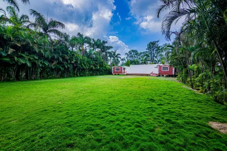 Sherbaug A Theme Park and Resort Отели рядом с достопримечательностью «Panchgani Hill Station Point»