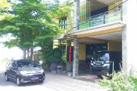 RedDoorz Syariah Near Bypass Krian Hotel di Belahanrejo