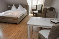 Meerblick Lemkenhafen Hotels near Camping Ostsee Katharinenhof