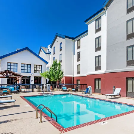 Hampton Inn & Suites Tulsa-Woodland Hills at 71st & Memorial