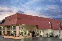Super 8 by Wyndham Kingsport /I-81 Hotels in Sullivan County