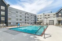 Country Inn & Suites by Radisson, Atlanta Airport South, GA - Pools