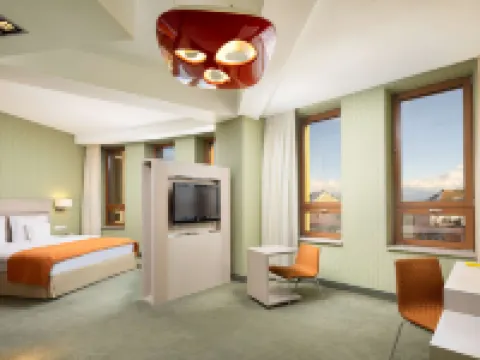 Golden Tulip Ana Tower Sibiu Hotel berhampiran "Holy Trinity" Orthodox Cathedral