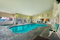 Oxford Suites Hermiston - Swimmingpools