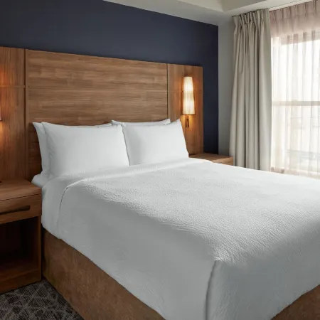 Residence Inn Mississauga-Airport Corporate Centre West Отели рядом с достопримечательностью «Торговый центр Square One»