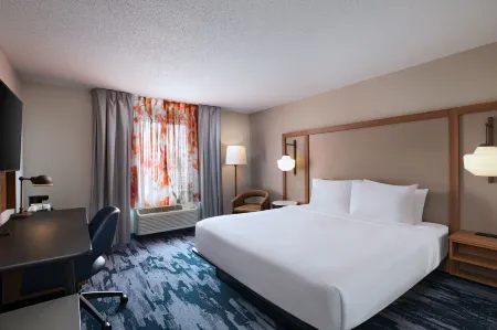 Fairfield Inn & Suites Kansas City Airport Отели в г. Мей