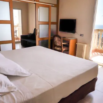Hotel Alba Seleqtta