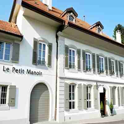 Hostellerie Le Petit Manoir Hotel Exterior