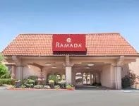 Ramada by Wyndham Fresno North Các khách sạn gần California State University, Fresno