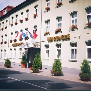 Apartment Hotel Lindeneck Отели рядом с достопримечательностью «Церковь Святого Андрея»
