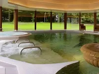 Mount Falcon Estate - Hot Tub