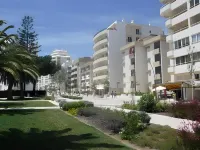 Apartamentos Turisticos Lindomar Hotels in Pêra