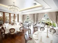 Rezydencja Luxury Hotel Bytom Piekary Śląskie - ที่มีที่จอดรถ