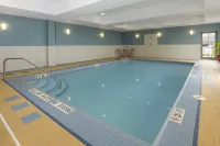 Holiday Inn Express & Suites NORTH BAY by IHG - Pools