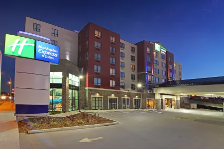 Holiday Inn Express & Suites Calgary NW - University Area