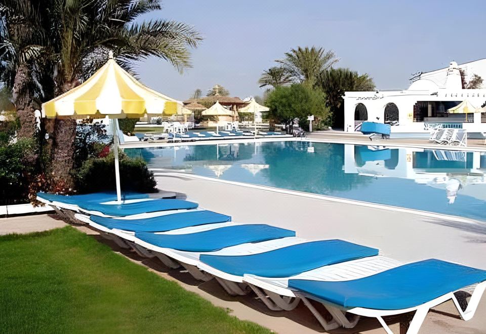 Cedriana HotelOver view