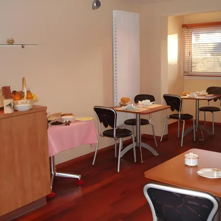 Louis Hotel