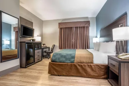 Quality Inn & Suites Отели в г. Демополис