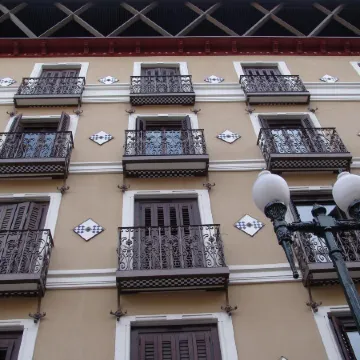 Apartamentos Zaragoza Coso Отели рядом с достопримечательностью «Торговый центр Puerto Venecia»