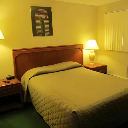 Canadiana Motel
