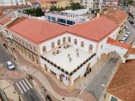 Vila Gale Collection Tomar Отели рядом с достопримечательностью «Baloiço Panorâmico da Mata Nacional dos 7 Montes»