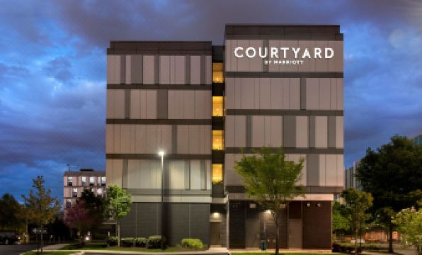Courtyard Philadelphia South at the Navy Yard