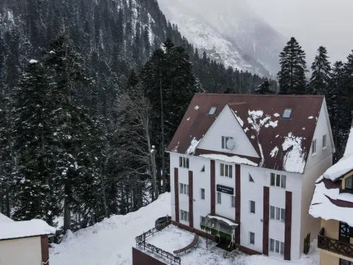 Alpenkhauz Hotel - 2つ星