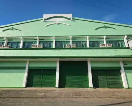 Green Mellow Court โรงแรมในดีโปโลก